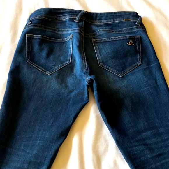 DL 1961 Jean, “Britney Slim Straight” fitted jean, dark wash colour, size 27. - Picture 6 of 14